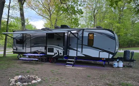 Forest River toy hauler  XLR hyper lite Sleeps 5 32'