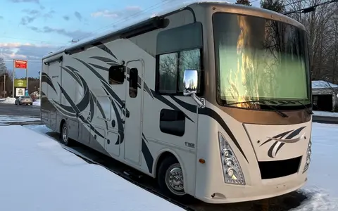 Mike’s Thor Windsport Class A Motor coach