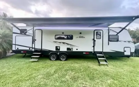 2022 Alta King Bed
