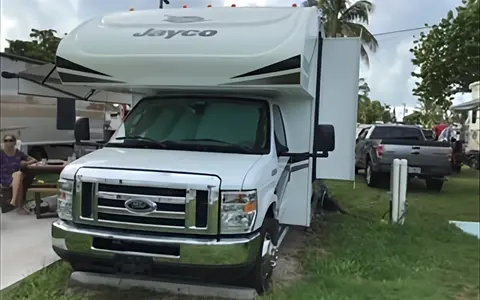 "DAWG House" 1 - includes 250 miles per day
