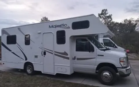 2017 Thor Motor Coach Four Winds 22B