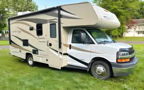 ADVENTURE AWAITS : SPACIOUS 2017 CHEVY LEPRECHAUN RV