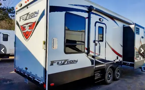 Timothy's Keystone Fusion 301 Toy Hauler