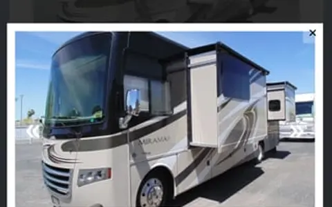 2017 Thor Motor Coach Miramar 34.4