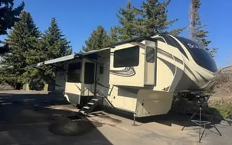 2021 Grand Design Solitude 382WB