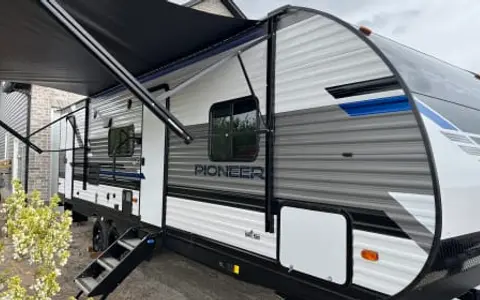 2022 “Modern Luxury” Heartland Pioneer BH270