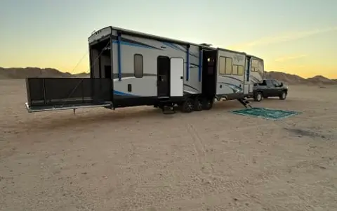 Forrest river trailer, spacious with 2 bathrooms *starlink*