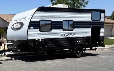 2024 WOLFPUP16BSH SLEEPS 5 GUEST EASY TO TOW