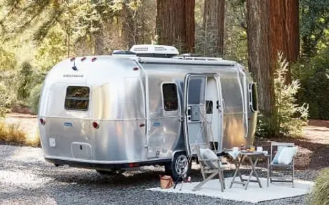 SUMMER: 2022 Airstream Bambi 19ft