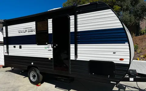 Brand New 2024 Light Weight 21ft Forest River Cherokee Wolf Den 16EV Travel Trailer