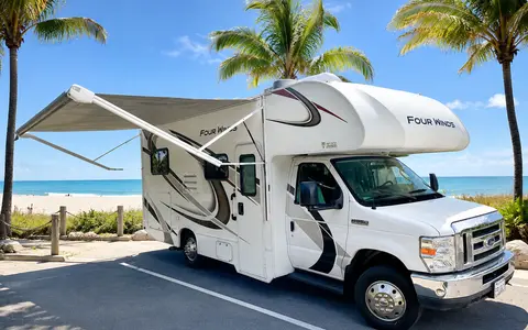 Perfect Couple or Small Family Getaway! 2021 FourWinds with standard DL