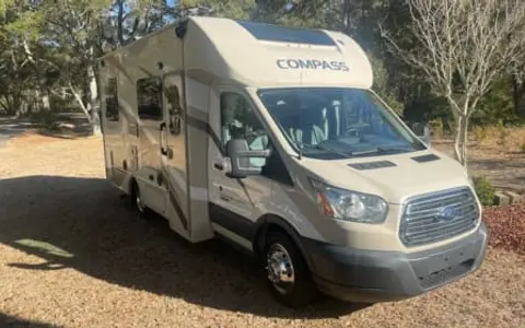 2016 Thor Compass Diesel (14-17 mpg)