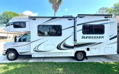 2019 Forest River Sunseeker 27'