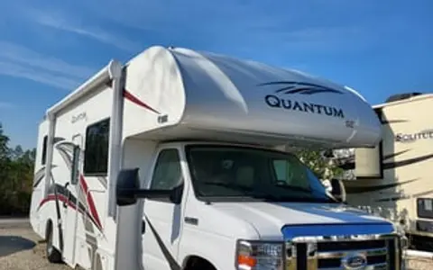 2019 Quantum 28 SE  Sleeps up to six.
