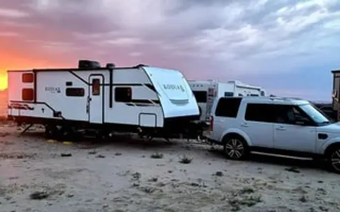 "Tri-Pod" - the Easy-Tow Adventure Trailer