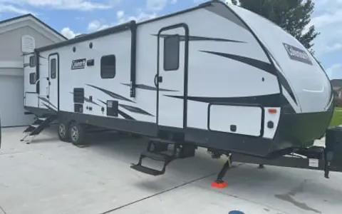 Yolanda's Dutchmen Trailer Camper