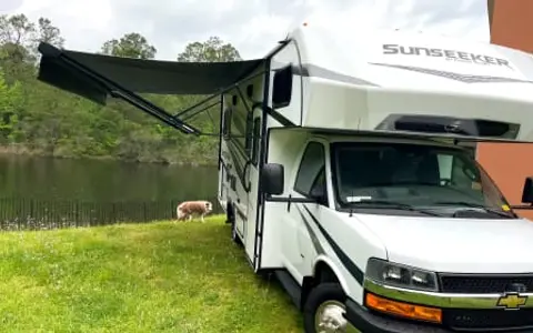 SUNSEEKER LE 2150LE CHEVY CLASS C MOTOR HOME