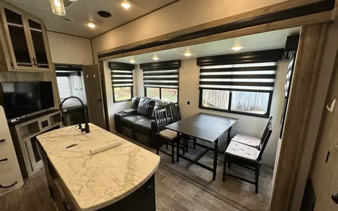 Forest River Artic Wolf 3770 Suite Fifth Wheel