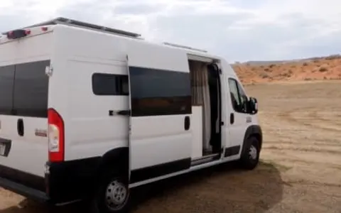 LunaSea -AC & Heater -Solar- Dog Friendly-Fully Stocked - Off Grid
