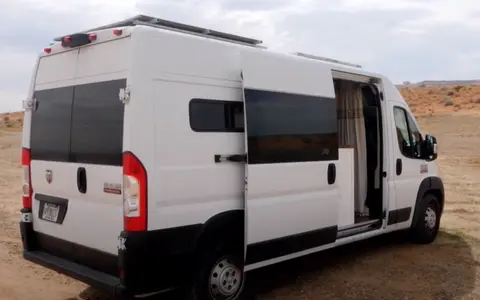 Luna Sea Adventure Van -AC&Heater- Solar-Dog Friendly/Fully Stocked-Off Grid