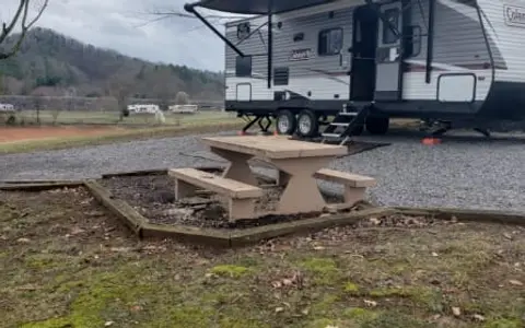 2019 Dutchmen Coleman Lantern with bump out and a power awning