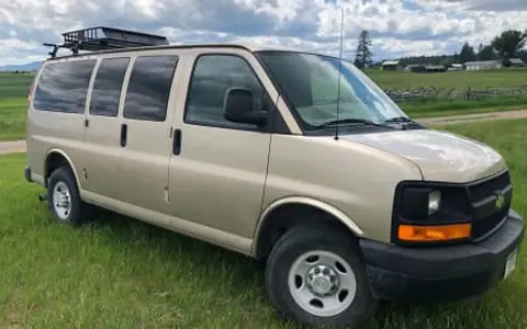 Flathead Valley 12 Passenger Van- The Glacier (free airport pick/drop off)
