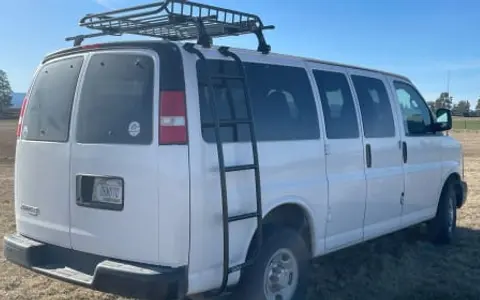 Flathead Valley 12 Passenger Van 'The Avalanche' w/Free Airport Pick Up!