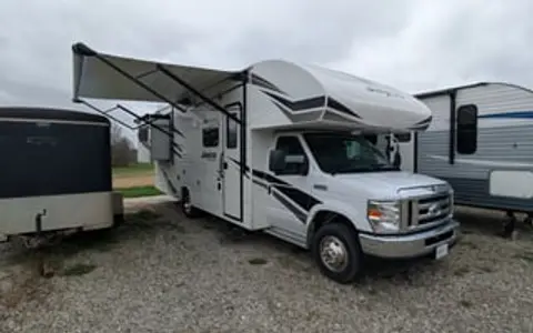 Kristen’s Vacation Home on Wheels