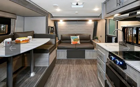 Felix's Forest River Aurora 18bhs Travel Trailer