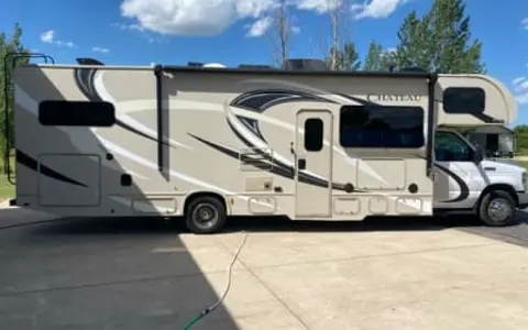2017 Thor Chateau 32ft- Sleeps up to 10