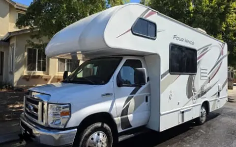 2020 Thor Motor Coach 23ft four winds