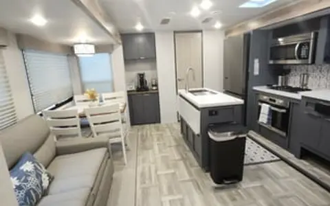 Dusty Roads-Couples Retreat-2 b ,2bath-Ins. Inc