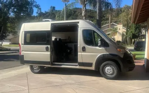 2024 CamperVan "Sunny" OFF GRID HEAT AND AC - 5 seatbelts!