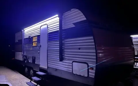 BRAND NEW!! 2023 Forest River Prime Time Avenger 24BHSLE