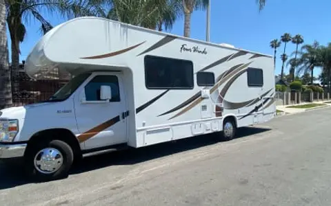 2019 Class C Perfect RV to Start Your Next Adventure!