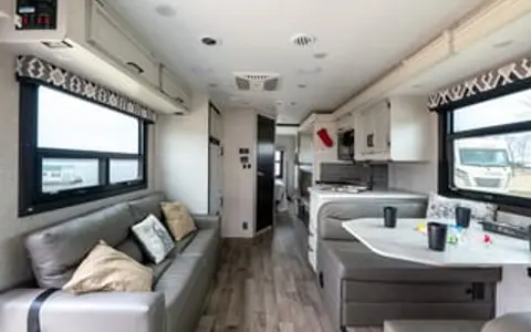Spacious Dog Friendly and stocked for adventure!!