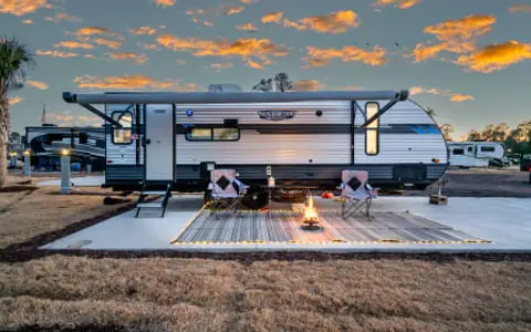 Modern Family Adventure-Ready Cruiser | 2022 Salem Cruise Lite