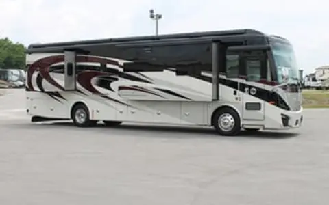 2022 Tiffin Motorhomes Phaeton 40 QKH
