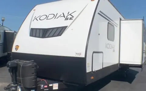 All-Inclusive "Glamper Camper" 2022 Dutchman Kodiak 27ft