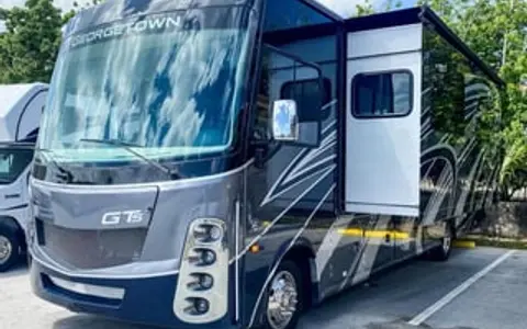 A3-*NEW* 2021 Georgetown 4-sleeper Luxury Class A