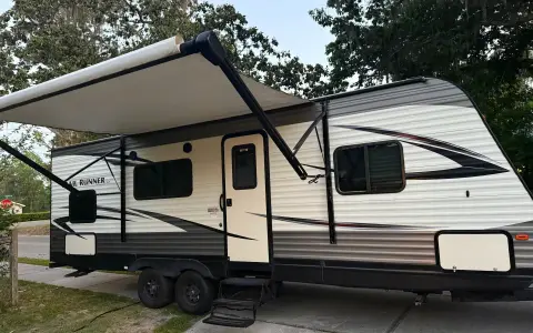 Joe's Heartland RVs Trail Runner SLE Travel Trailer
