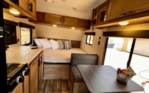 Cozy Trailer NEW 2023 Wolf Pup (Delivery Only )
