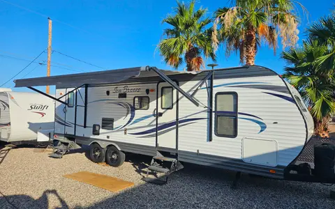 Benett's Pacific Coachworks Sea breeze Travel Trailer