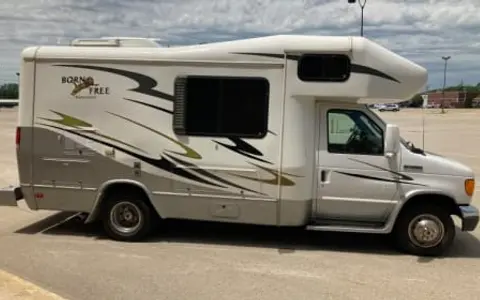 Easy to Drive 2007 Born Free Dog Friendly First Class RV