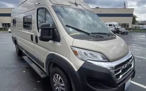 Goldie - New 2025 Winnebago Solis 59PX