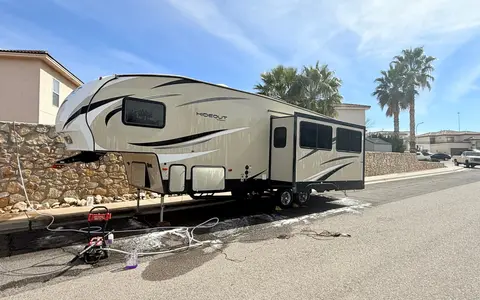 Trini's Keystone Hideout Fifth Wheel