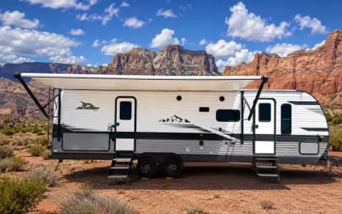 Canyon Ridge. your family-friendly Jayco Jay Flight travel trailer