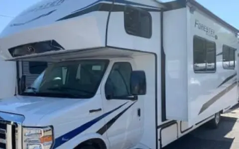 "Salty" - Solar, Spacious, Stocked - 2 Private Queens, 2 Full