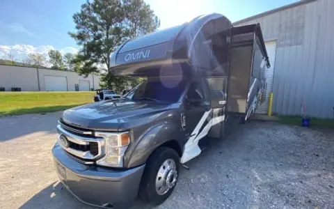 2021 Thor Super C (NEW LISTING)