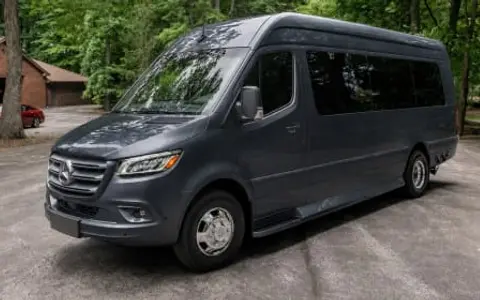 2023 Ultimate Toys Ultimate Coach (NEW ARRIVAL)